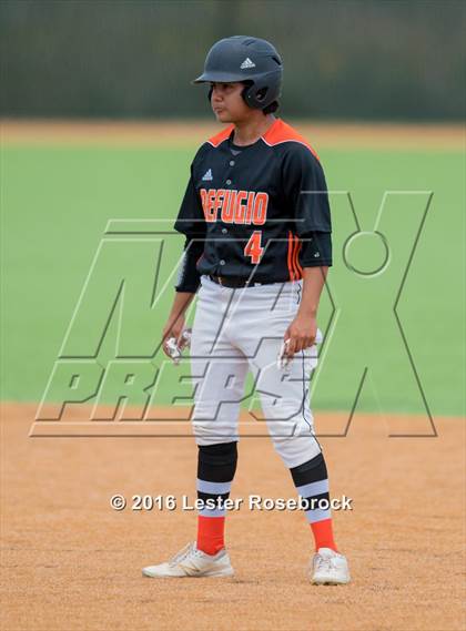 Thumbnail 3 in Center Point vs Refugio (UIL 2A Regional Quarterfinal) photogallery.
