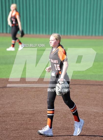 Thumbnail 2 in Grand Saline vs Van photogallery.