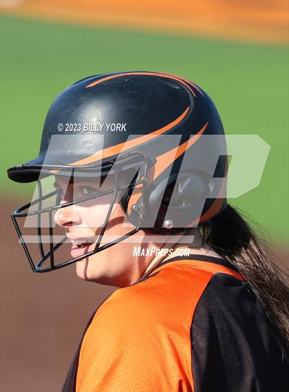 Thumbnail 3 in Grand Saline vs Van photogallery.
