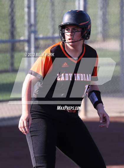 Thumbnail 1 in Grand Saline vs Van photogallery.