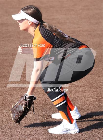 Thumbnail 1 in Grand Saline vs Van photogallery.