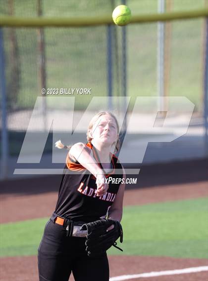 Thumbnail 3 in Grand Saline vs Van photogallery.