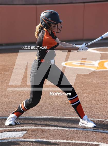Thumbnail 3 in Grand Saline vs Van photogallery.
