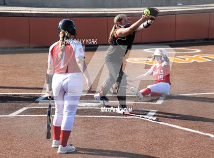 Thumbnail 1 in Grand Saline vs Van photogallery.