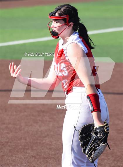 Thumbnail 1 in Grand Saline vs Van photogallery.