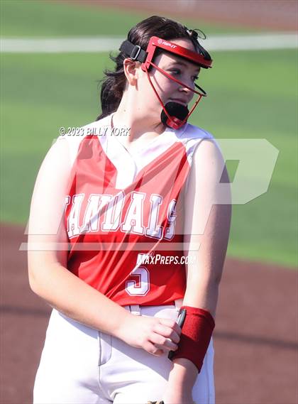 Thumbnail 2 in Grand Saline vs Van photogallery.
