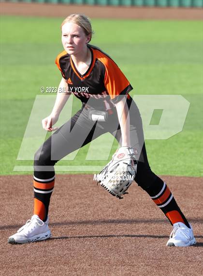 Thumbnail 2 in Grand Saline vs Van photogallery.