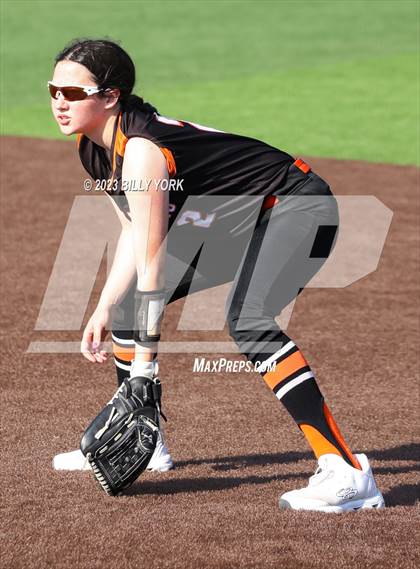 Thumbnail 2 in Grand Saline vs Van photogallery.