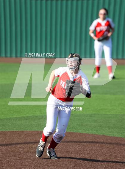 Thumbnail 1 in Grand Saline vs Van photogallery.