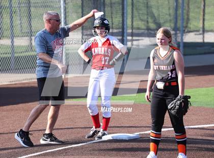 Thumbnail 3 in Grand Saline vs Van photogallery.