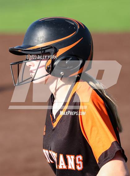 Thumbnail 3 in Grand Saline vs Van photogallery.