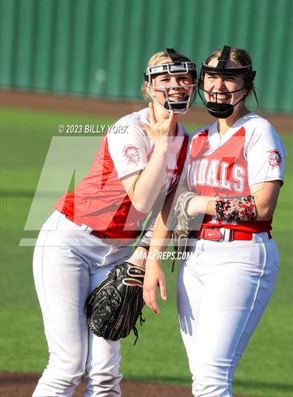Thumbnail 1 in Grand Saline vs Van photogallery.