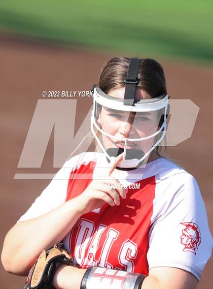 Thumbnail 3 in Grand Saline vs Van photogallery.