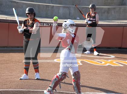 Thumbnail 1 in Grand Saline vs Van photogallery.