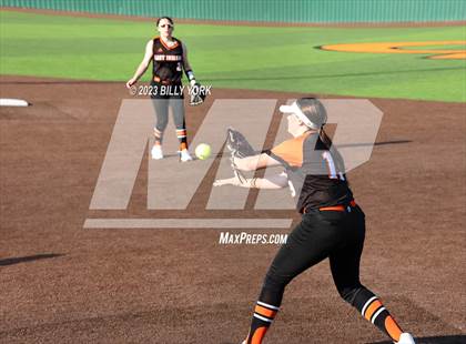 Thumbnail 1 in Grand Saline vs Van photogallery.