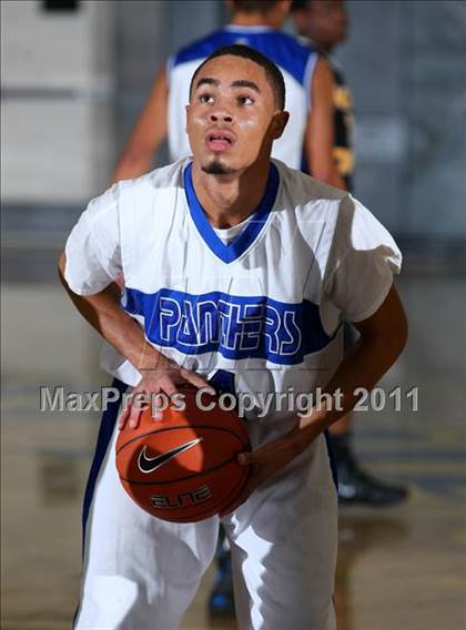 Thumbnail 2 in King-Drew Medical vs. Jordan (Lynwood Christmas Challenge) photogallery.