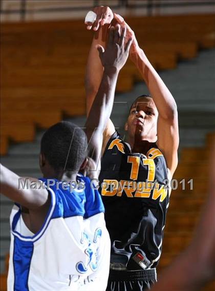 Thumbnail 1 in King-Drew Medical vs. Jordan (Lynwood Christmas Challenge) photogallery.