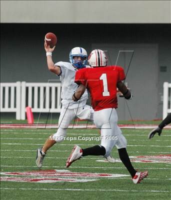 Thumbnail 3 in St. Xavier vs. Colerain photogallery.