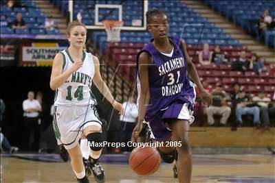 Thumbnail 2 in Sacramento vs St. Mary's (D3 Sec. Final)#1 photogallery.