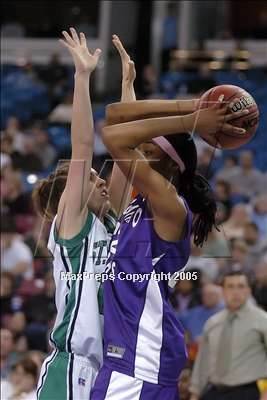 Thumbnail 2 in Sacramento vs St. Mary's (D3 Sec. Final)#1 photogallery.