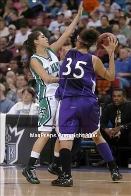 Thumbnail 3 in Sacramento vs St. Mary's (D3 Sec. Final)#1 photogallery.