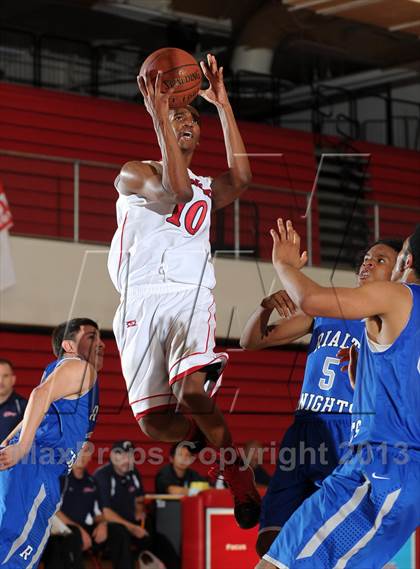 Thumbnail 3 in Rialto vs. Colony (Inland Empire Classic) photogallery.