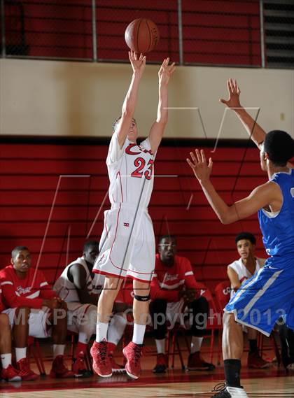 Thumbnail 1 in Rialto vs. Colony (Inland Empire Classic) photogallery.