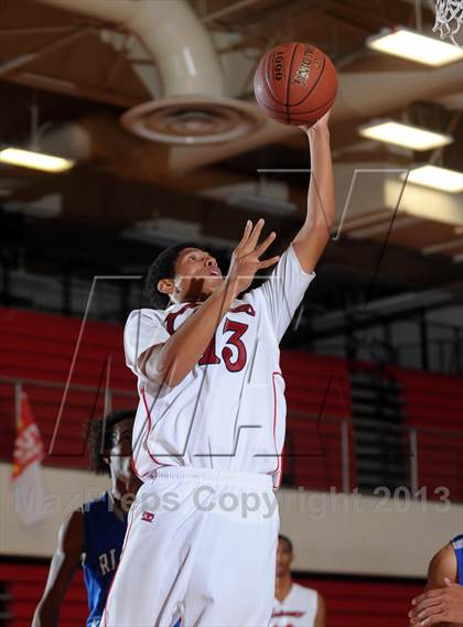 Thumbnail 1 in Rialto vs. Colony (Inland Empire Classic) photogallery.