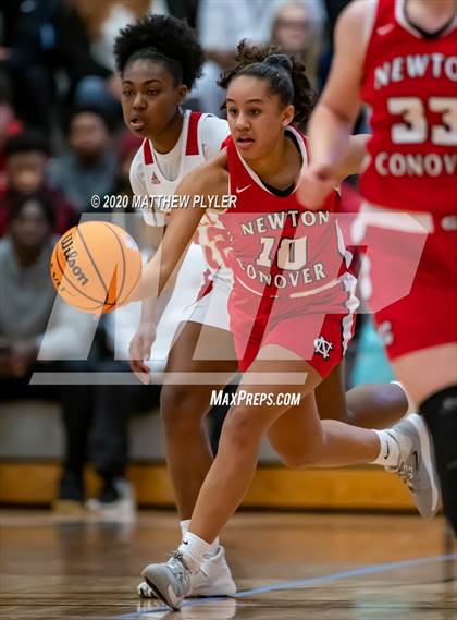 Thumbnail 3 in Newton-Conover vs. Salisbury (NCHSAA 2A Western Regional Final) photogallery.