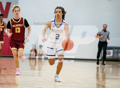 Thumbnail 3 in Collinsville vs Wolfe City (UIL 2A Bi-District Playoff) photogallery.