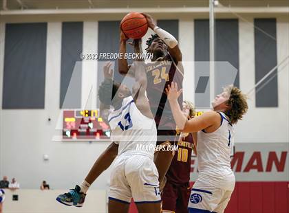 Thumbnail 3 in Collinsville vs Wolfe City (UIL 2A Bi-District Playoff) photogallery.