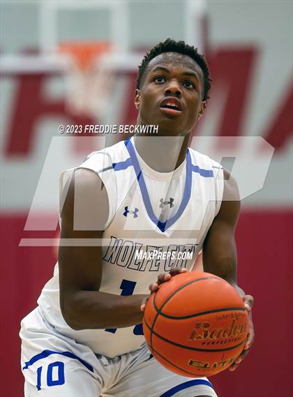 Thumbnail 2 in Collinsville vs Wolfe City (UIL 2A Bi-District Playoff) photogallery.