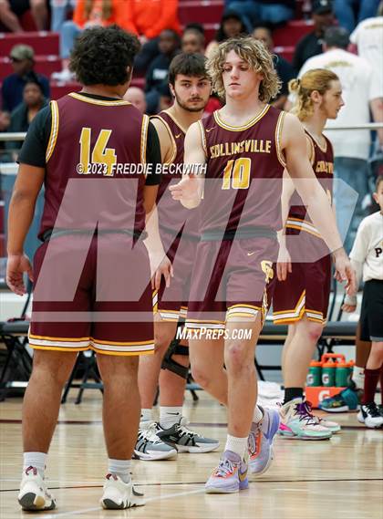 Thumbnail 1 in Collinsville vs Wolfe City (UIL 2A Bi-District Playoff) photogallery.