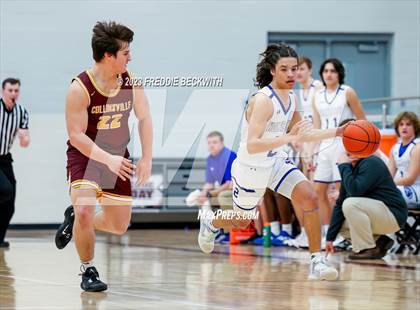 Thumbnail 3 in Collinsville vs Wolfe City (UIL 2A Bi-District Playoff) photogallery.
