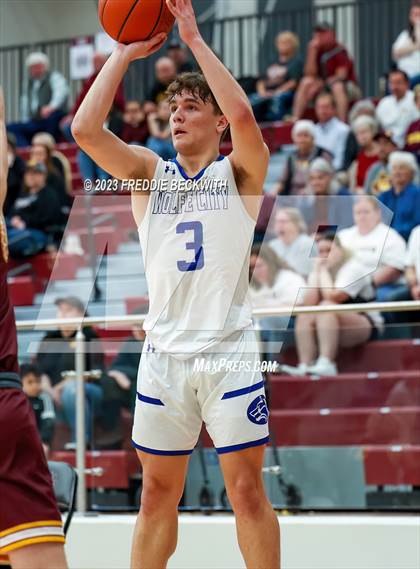 Thumbnail 2 in Collinsville vs Wolfe City (UIL 2A Bi-District Playoff) photogallery.