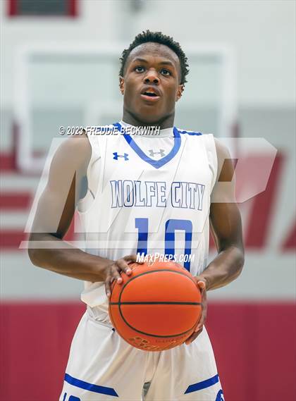 Thumbnail 3 in Collinsville vs Wolfe City (UIL 2A Bi-District Playoff) photogallery.