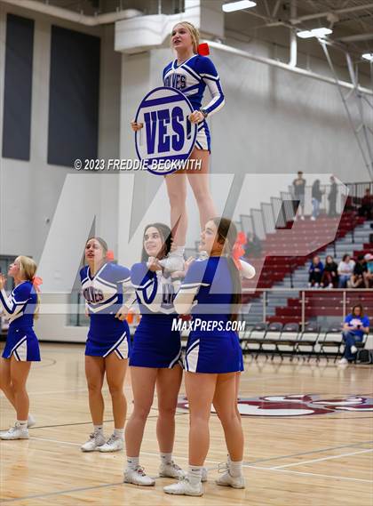 Thumbnail 2 in Collinsville vs Wolfe City (UIL 2A Bi-District Playoff) photogallery.