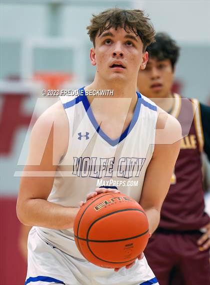 Thumbnail 3 in Collinsville vs Wolfe City (UIL 2A Bi-District Playoff) photogallery.