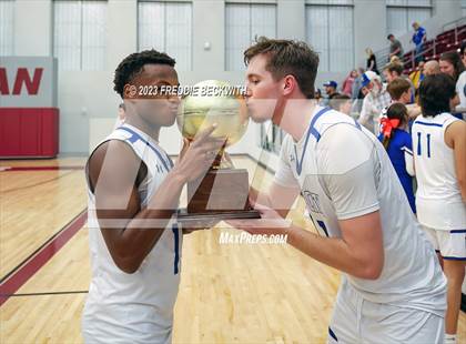 Thumbnail 2 in Collinsville vs Wolfe City (UIL 2A Bi-District Playoff) photogallery.