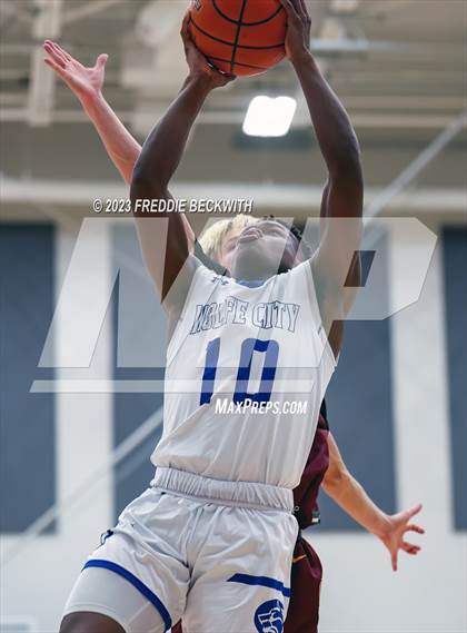 Thumbnail 1 in Collinsville vs Wolfe City (UIL 2A Bi-District Playoff) photogallery.