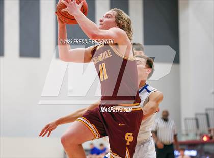 Thumbnail 3 in Collinsville vs Wolfe City (UIL 2A Bi-District Playoff) photogallery.