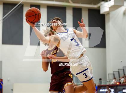 Thumbnail 3 in Collinsville vs Wolfe City (UIL 2A Bi-District Playoff) photogallery.