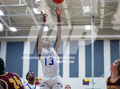 Thumbnail 2 in Collinsville vs Wolfe City (UIL 2A Bi-District Playoff) photogallery.