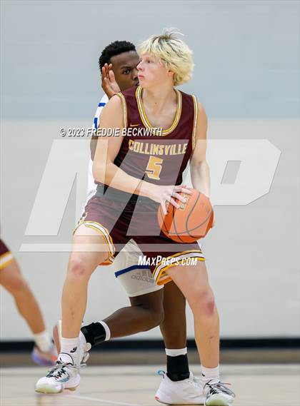 Thumbnail 2 in Collinsville vs Wolfe City (UIL 2A Bi-District Playoff) photogallery.