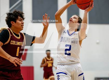 Thumbnail 1 in Collinsville vs Wolfe City (UIL 2A Bi-District Playoff) photogallery.