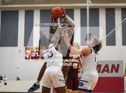 Thumbnail 2 in Collinsville vs Wolfe City (UIL 2A Bi-District Playoff) photogallery.