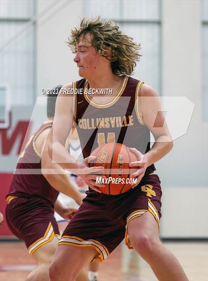 Thumbnail 3 in Collinsville vs Wolfe City (UIL 2A Bi-District Playoff) photogallery.