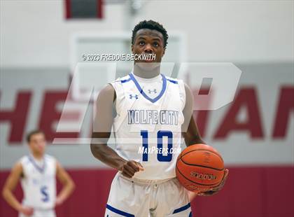 Thumbnail 1 in Collinsville vs Wolfe City (UIL 2A Bi-District Playoff) photogallery.