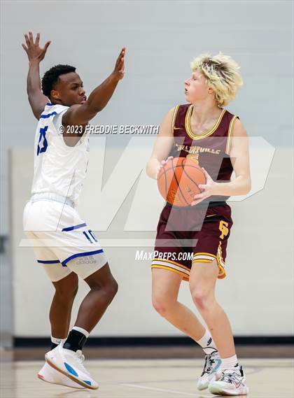 Thumbnail 1 in Collinsville vs Wolfe City (UIL 2A Bi-District Playoff) photogallery.