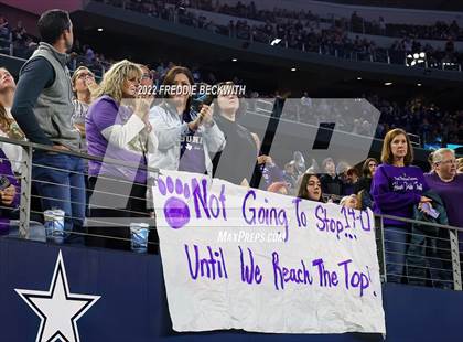 Thumbnail 2 in Port Neches-Groves vs. South Oak Cliff (UIL 5A D2 Final) photogallery.